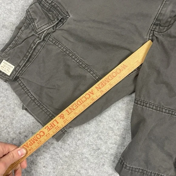 Levi Strauss & Co‎ Cargo Shorts Mens 28 Gray Utility Big Pockets Made To Fit - Picture 4 of 9